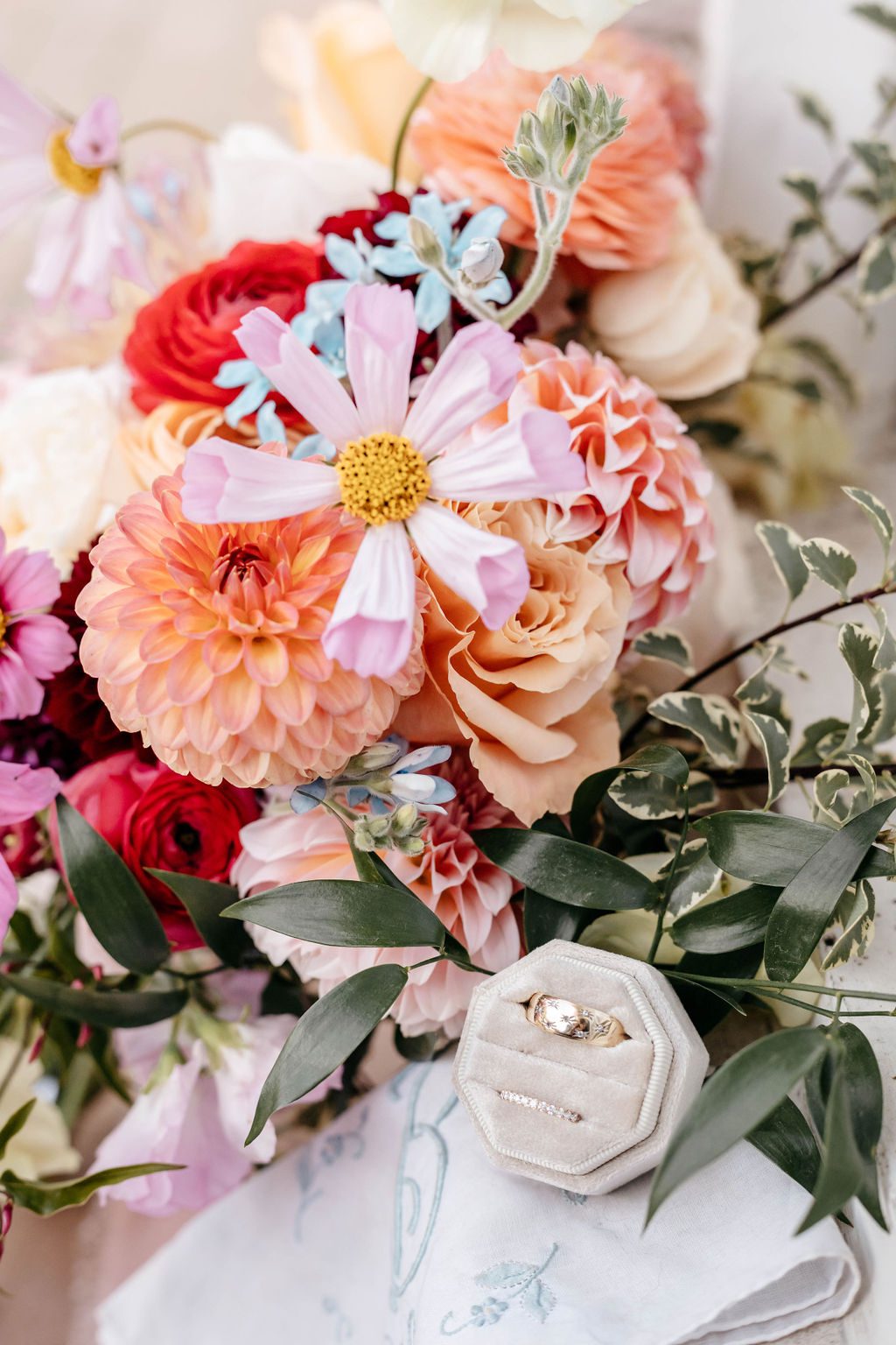 Details of gorgeous Nashville wedding flowers
